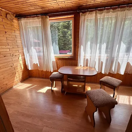 Smerekova Hata Yablunytsia