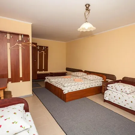 Smerekova Hata Yablunytsya