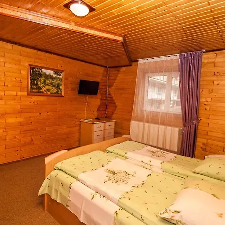 Smerekova Hata Yablunytsya