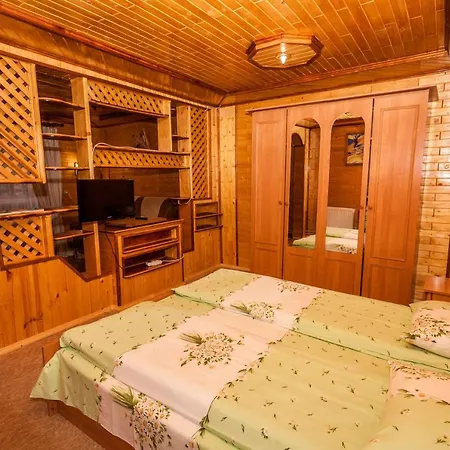 Orman Evi Smerekova Hata *